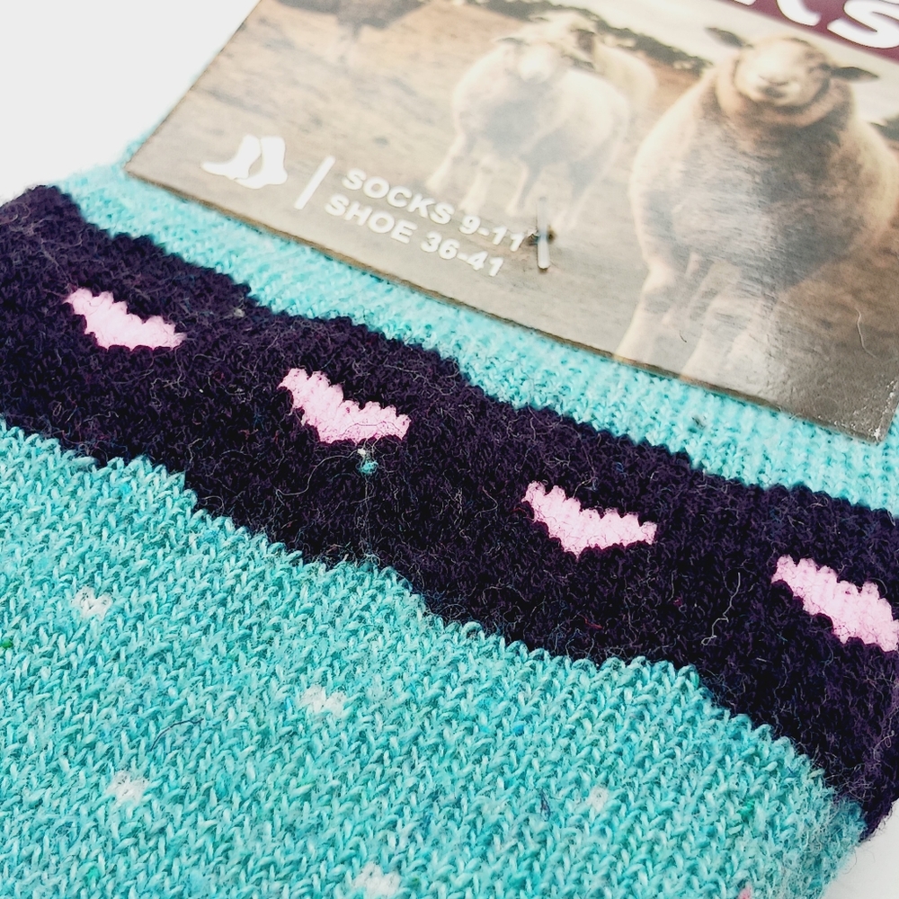 ⚫️ 12 Lamb Wool Crew 'Valentines Day Heart' Winter Boot Socks Size 9-11 … - Picture 3 of 13